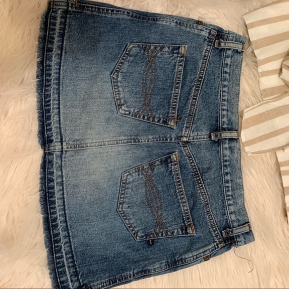 🎃 Abercrombie and Fitch mini Jean skirt frayed - Picture 5 of 8